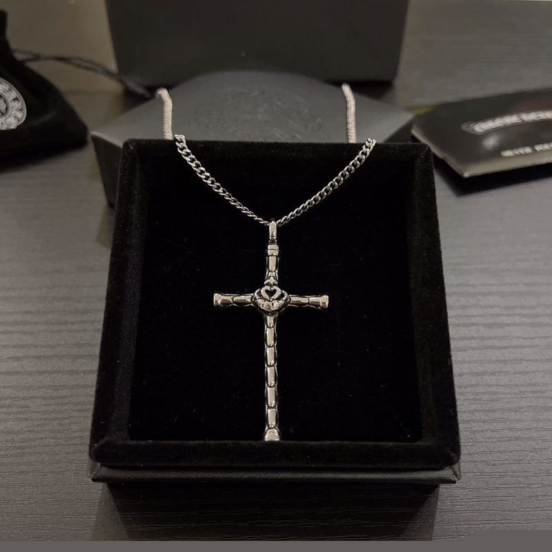 Ch**me He**ts necklaces